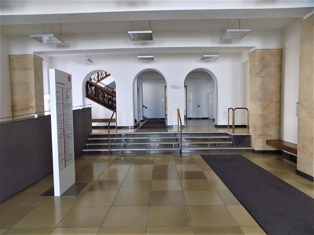 Neues Rathaus: Regensburg Wegeleitsystem